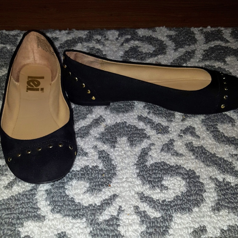 Flats - Picture 3 of 3
